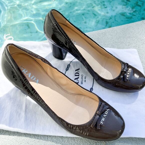 PRADA Brown Patent Leather Bow Block Heel Pumps Size IT37 - Picture 2 of 13